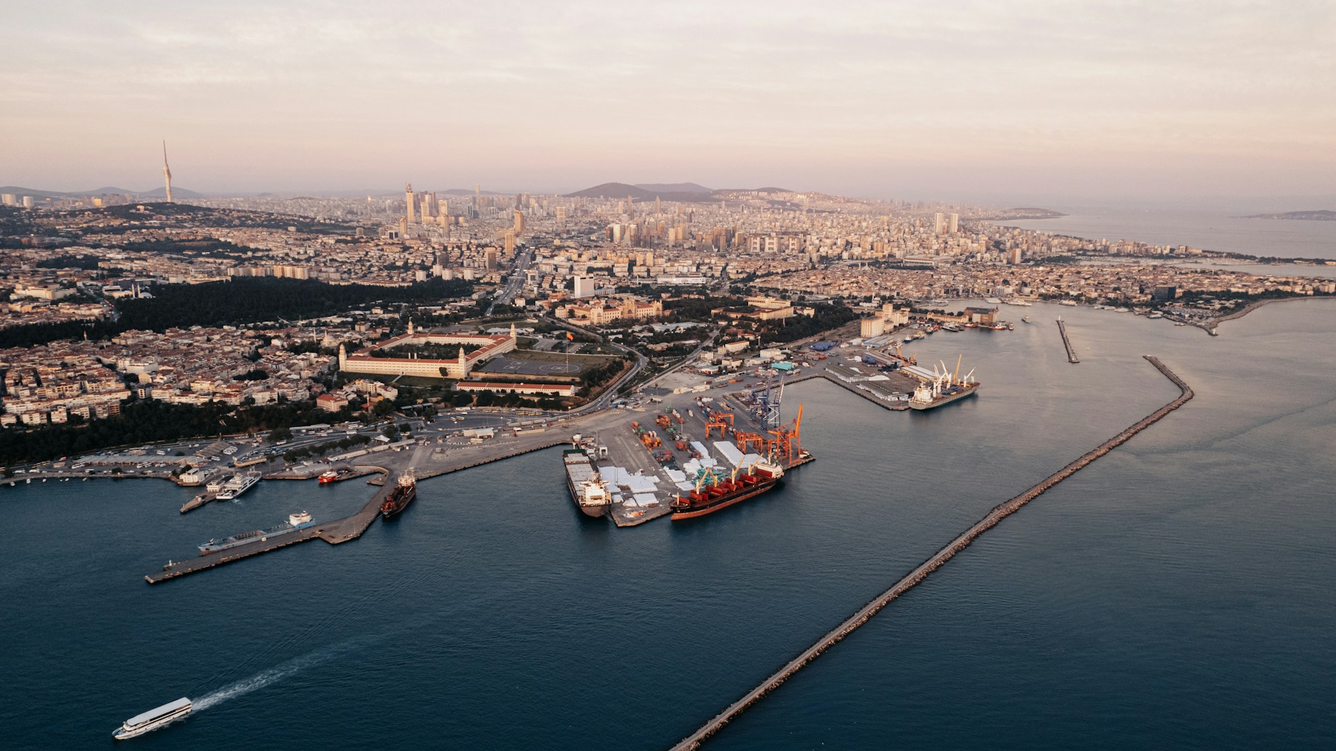 Resilience4Ports Launches Commitment to Enhance Port Resilience Against Climate Change